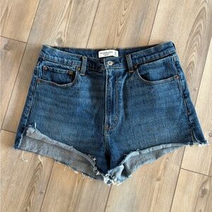 Abercrombie The Mom Short High Rise